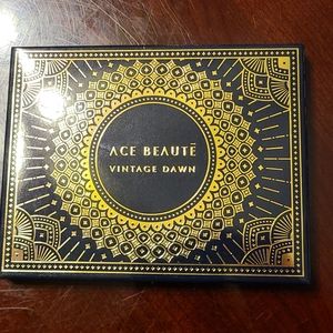 Ace Beaute Eyeshadow Palette